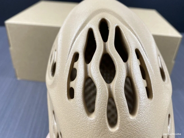 Foam GW3354 Ochre RNNR Adidas Yeezy 0712